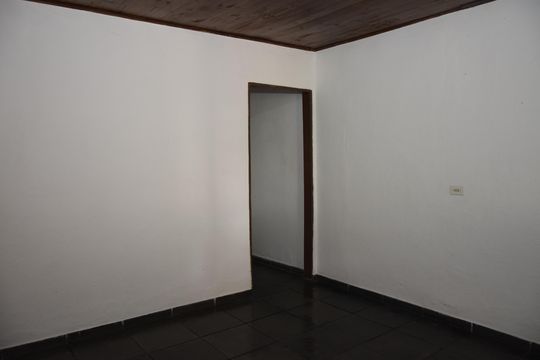 Sala de casa para alugar com 1 quarto, 50m² em Parque Industrial, Embu das Artes