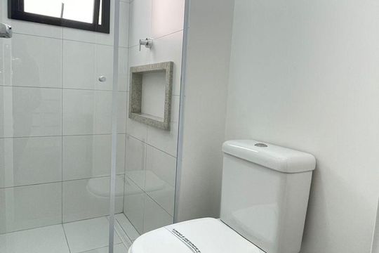 Banheiro de apartamento para alugar com 1 quarto, 46m² em Centro, Campinas