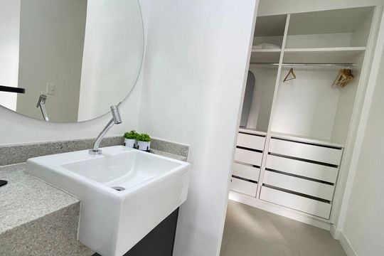 Banheiro de apartamento para alugar com 1 quarto, 46m² em Centro, Campinas