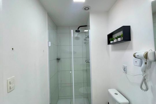 Banheiro de apartamento para alugar com 1 quarto, 41m² em Bosque, Campinas