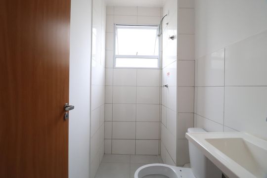Banheiro Social de apartamento para alugar com 2 quartos, 55m² em Chácaras Tubalina E Quartel, Uberlândia