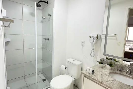 Banheiro de apartamento para alugar com 1 quarto, 41m² em Bosque, Campinas