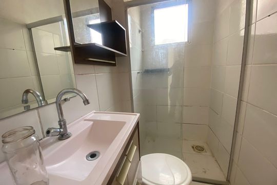 Banheiro de apartamento para alugar com 1 quarto, 47m² em Papine (Justinópolis), Ribeirão das Neves