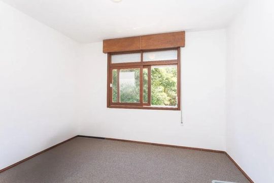 Quarto 1 de apartamento para alugar com 2 quartos, 75m² em Petrópolis, Porto Alegre