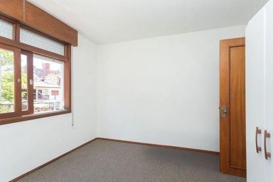 Quarto 1 de apartamento para alugar com 2 quartos, 75m² em Petrópolis, Porto Alegre