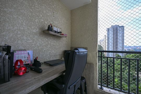 Escritório de apartamento à venda com 2 quartos, 63m² em Chácara Agrindus, Taboão da Serra