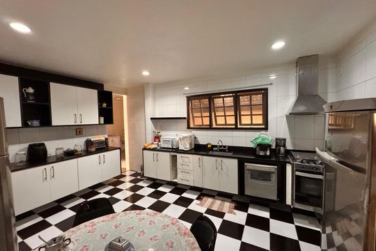 Cozinha de casa de condomínio à venda com 4 quartos, 400m² em Vargem Grande, Rio de Janeiro