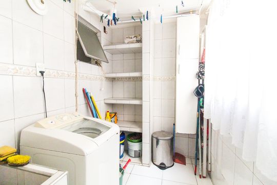 Área de Serviço de apartamento para alugar com 2 quartos, 56m² em Conjunto Residencial José Bonifácio, São Paulo