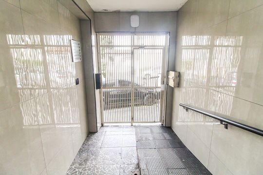 Entrada de apartamento para alugar com 2 quartos, 56m² em Conjunto Residencial José Bonifácio, São Paulo