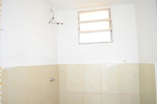Banheiro de apartamento para alugar com 2 quartos, 44m² em Jardim Vitoria, Belo Horizonte
