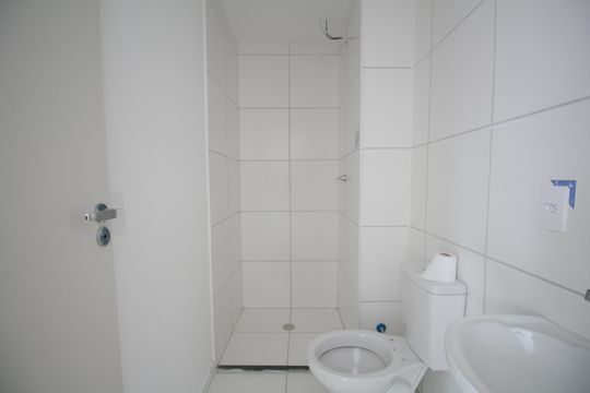 Banheiro de apartamento para alugar com 2 quartos, 37m² em Vila Andrade, São Paulo