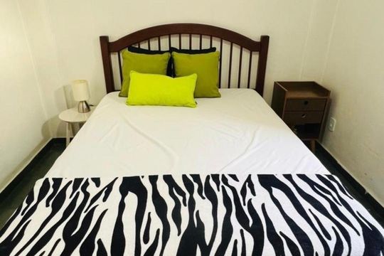 Quarto de casa de condomínio para alugar com 2 quartos, 85m² em Célula Mater, Cabo Frio