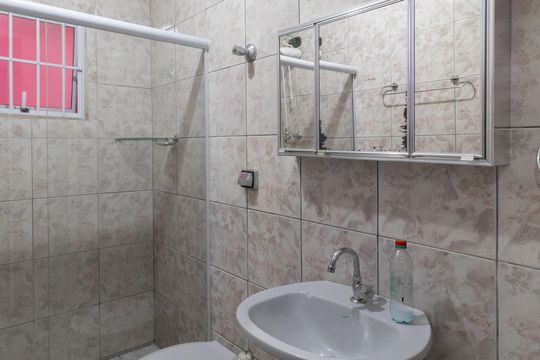 Banheiro de casa à venda com 1 quarto, 20m² em Parque Savoi City, São Paulo
