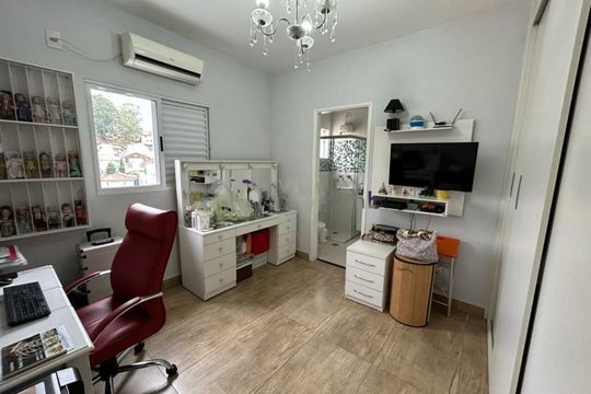 Casa à venda com 3 quartos, 250m² em Jardim Londrina, São Paulo
