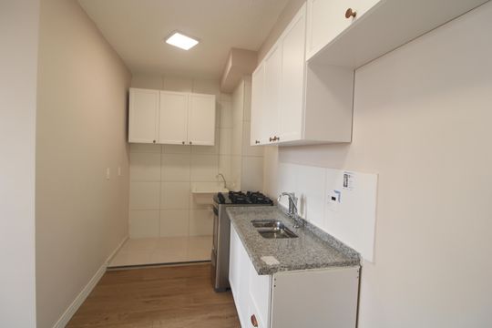 Cozinha de apartamento para alugar com 2 quartos, 33m² em Usina Piratininga, São Paulo
