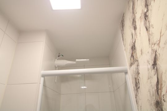 Banheiro de apartamento para alugar com 2 quartos, 33m² em Usina Piratininga, São Paulo