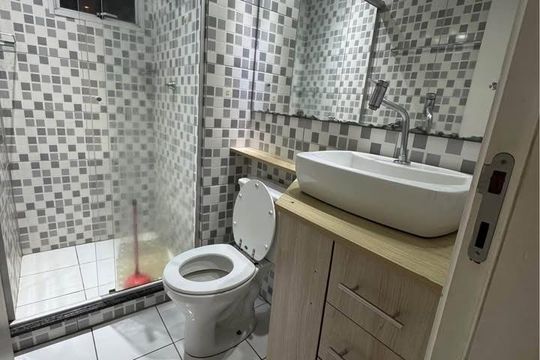 Banheiro de apartamento para alugar com 2 quartos, 55m² em Floresta, Porto Alegre