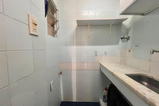 Cozinha  de apartamento à venda com 1 quarto, 34m² em Leme, Rio de Janeiro