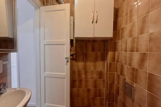 Banheiro  de apartamento à venda com 1 quarto, 34m² em Leme, Rio de Janeiro