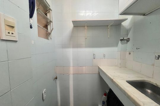 Cozinha de apartamento à venda com 1 quarto, 34m² em Leme, Rio de Janeiro