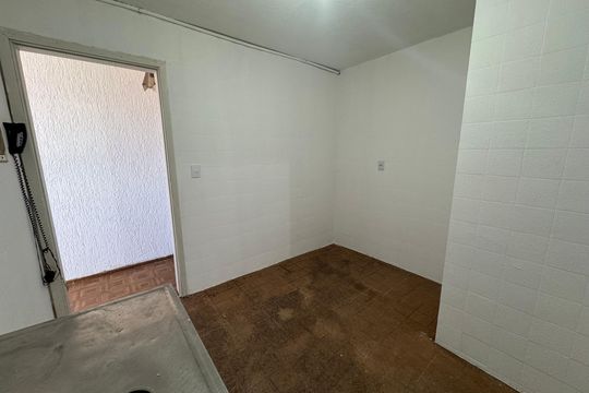 Cozinha de apartamento para alugar com 2 quartos, 63m² em Qna 18, Brasília