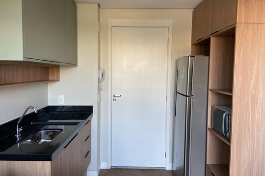 Cozinha de apartamento para alugar com 1 quarto, 24m² em Vila Lageado, São Paulo
