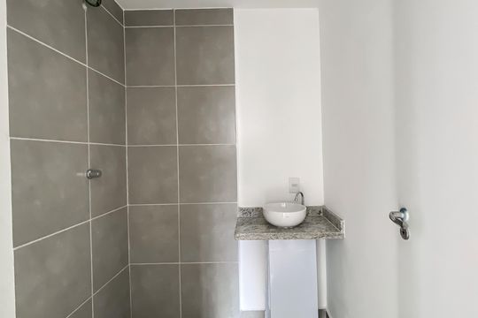 Banheiro de apartamento à venda com 2 quartos, 42m² em Vila Ré, São Paulo