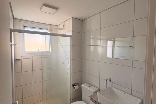 Banheiro de apartamento para alugar com 2 quartos, 43m² em Residencial Santa Giovana, Jundiaí