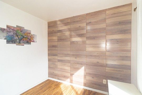 Quarto de apartamento à venda com 1 quarto, 43m² em Medianeira, Porto Alegre