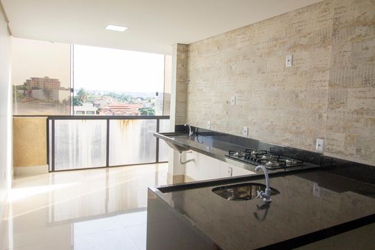 Cozinha de apartamento à venda com 2 quartos, 65m² em Setor Habitacional Vicente Pires, Brasília