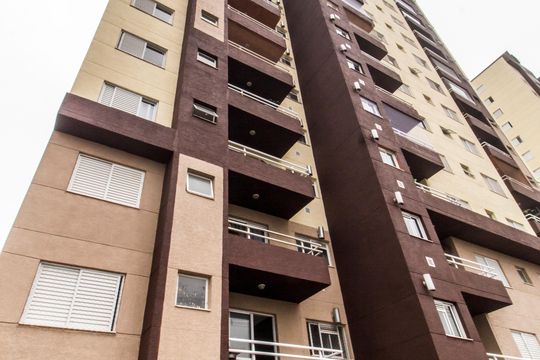 Fachada do bloco de apartamento para alugar com 2 quartos, 60m² em Jardim Maria Helena, Barueri