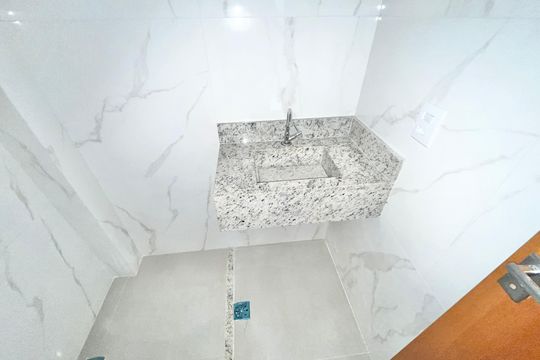 Banheiro de apartamento à venda com 2 quartos, 40m² em Vila Paiva, São Paulo
