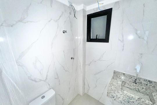 Banheiro de apartamento à venda com 2 quartos, 40m² em Vila Paiva, São Paulo