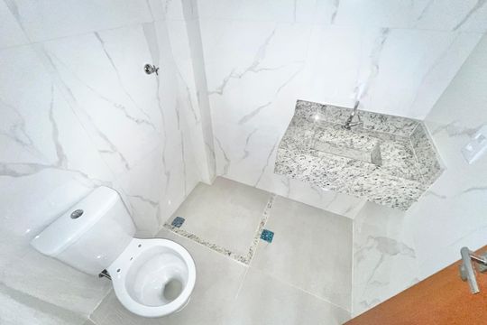 Banheiro de apartamento à venda com 2 quartos, 40m² em Vila Paiva, São Paulo