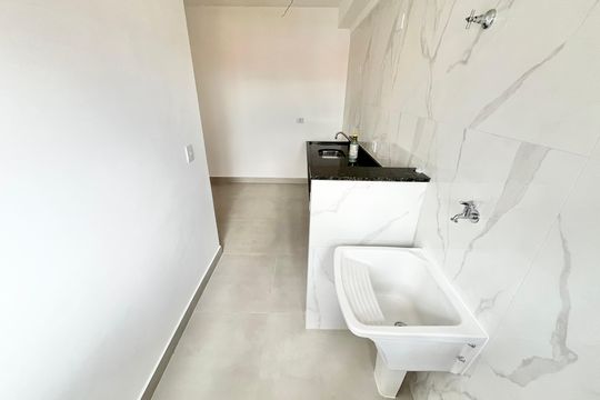 Cozinha e Área de Serviço de apartamento para alugar com 2 quartos, 45m² em Vila Paiva, São Paulo
