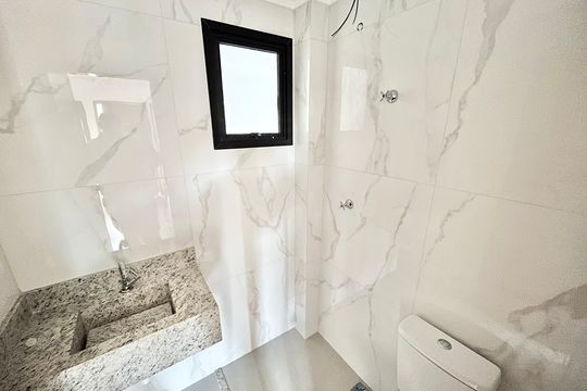Banheiro de apartamento à venda com 2 quartos, 40m² em Vila Paiva, São Paulo