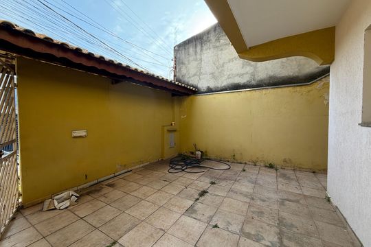 Quintal de casa à venda com 3 quartos, 114m² em Jardim Bertioga, Várzea Paulista