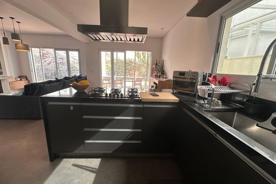 Cozinha de casa de condomínio à venda com 4 quartos, 240m² em Chácara Monte Alegre, São Paulo
