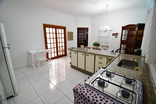 Cozinha de casa à venda com 3 quartos, 200m² em Jardim Santa Genebra, Campinas