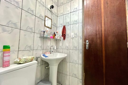 Banheiro de casa para alugar com 1 quarto, 15m² em Americanópolis, São Paulo