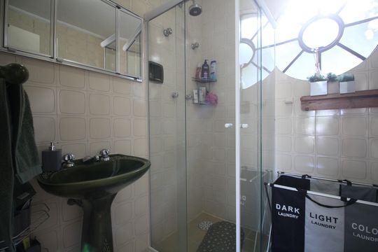 Banheiro de casa à venda com 3 quartos, 264m² em Vila Progredior, São Paulo