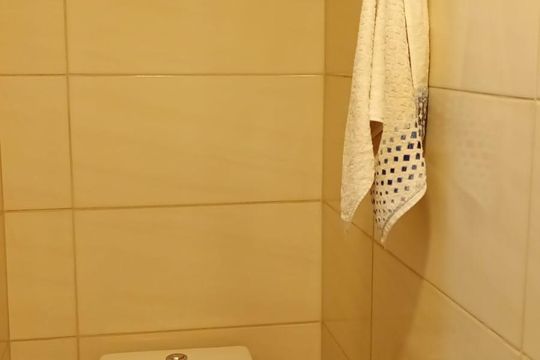 Banheiro de kitnet/studio para alugar com 1 quarto, 40m² em Caminho Novo, Palhoça