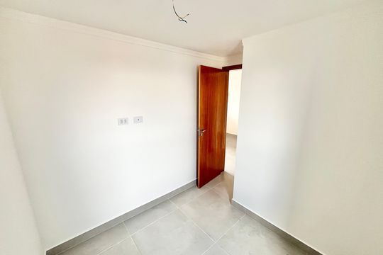 Quarto 1 de apartamento para alugar com 2 quartos, 40m² em Vila Paiva, São Paulo