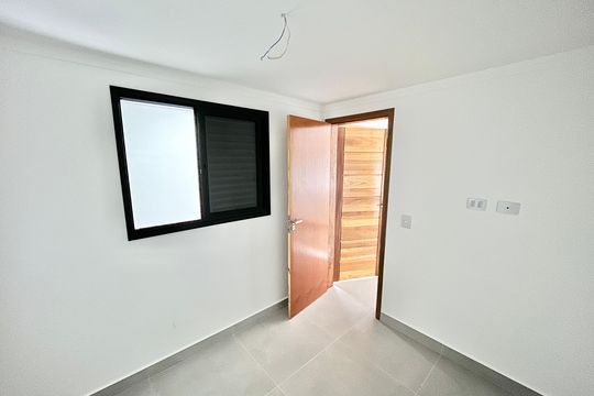 Quarto 2 de apartamento para alugar com 2 quartos, 40m² em Vila Paiva, São Paulo