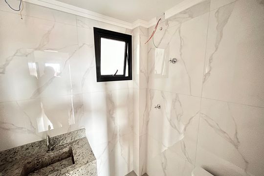 Banheiro de apartamento para alugar com 2 quartos, 40m² em Vila Paiva, São Paulo