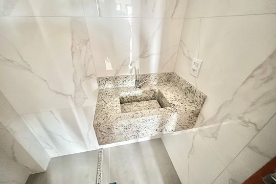 Banheiro de apartamento à venda com 2 quartos, 40m² em Vila Paiva, São Paulo