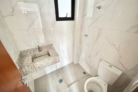 Banheiro de apartamento à venda com 2 quartos, 40m² em Vila Paiva, São Paulo