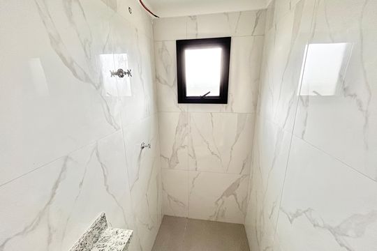 Banheiro da Suíte de apartamento para alugar com 2 quartos, 48m² em Vila Paiva, São Paulo