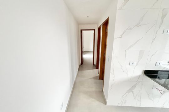 Corredor de apartamento para alugar com 2 quartos, 48m² em Vila Paiva, São Paulo
