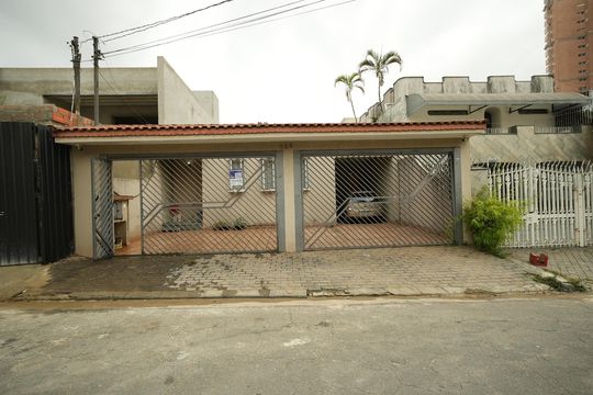 Fachada de casa à venda com 5 quartos, 300m² em Campestre, Santo André